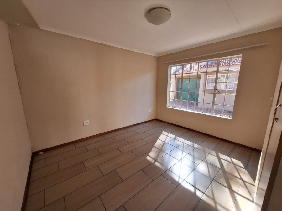 2 Bedroom Property for Sale in Potchefstroom North West